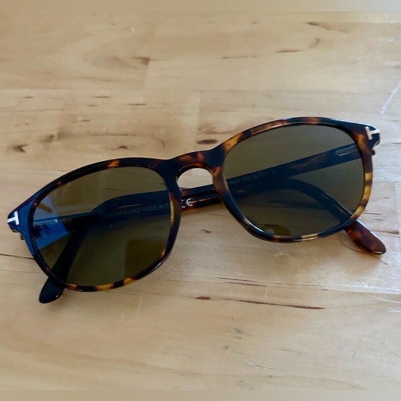 Tom Ford Havana Round Sunglasses *read* main image 6